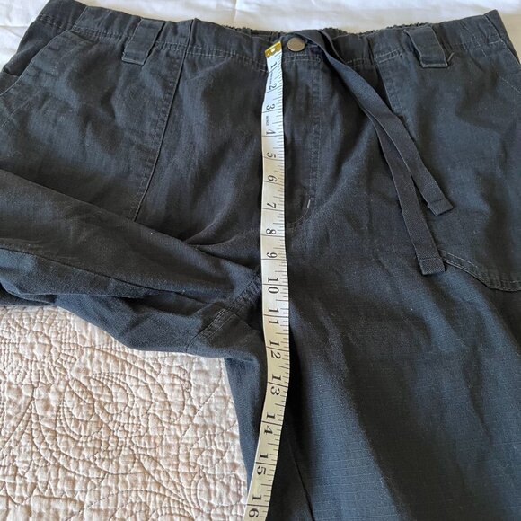 Carhartt Men's Black Cargo Medical Scrubs - Picture 4 of 12